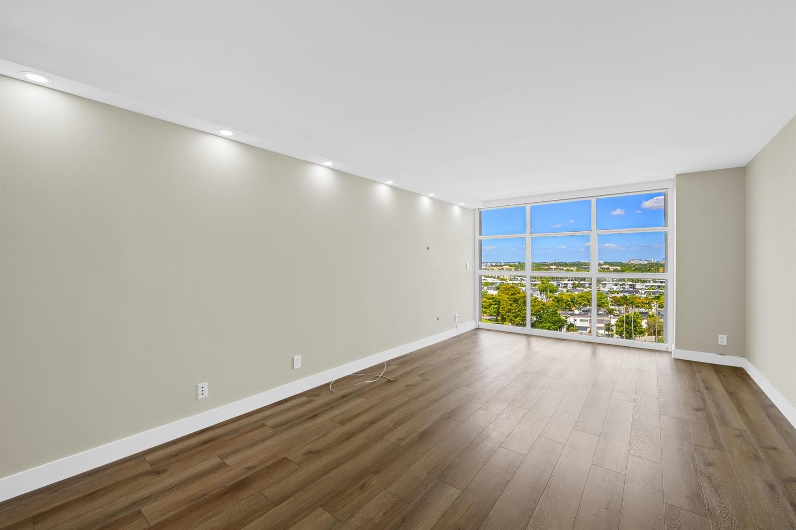 600 Parkview Drive 1029 photo 15