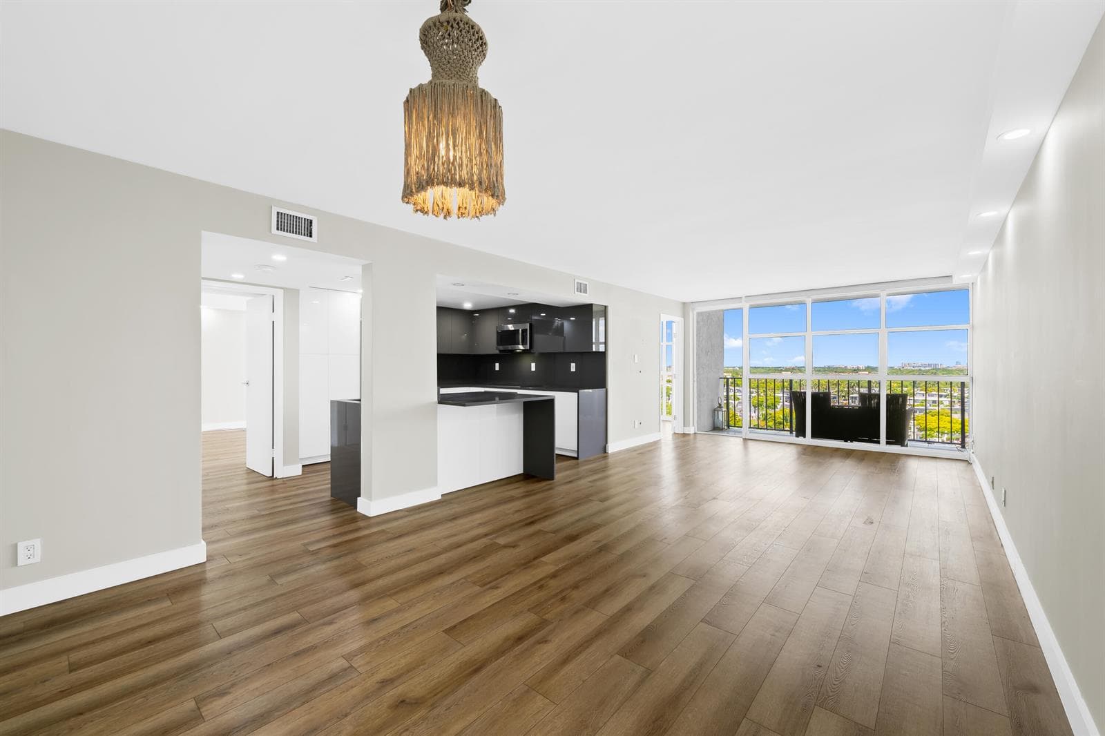 600 Parkview Drive 1029 photo 11