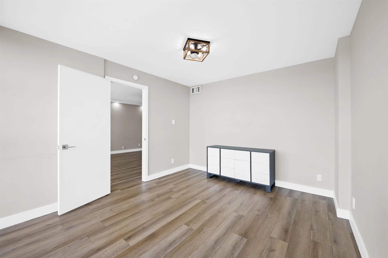 600 Parkview Drive 1029 photo 19