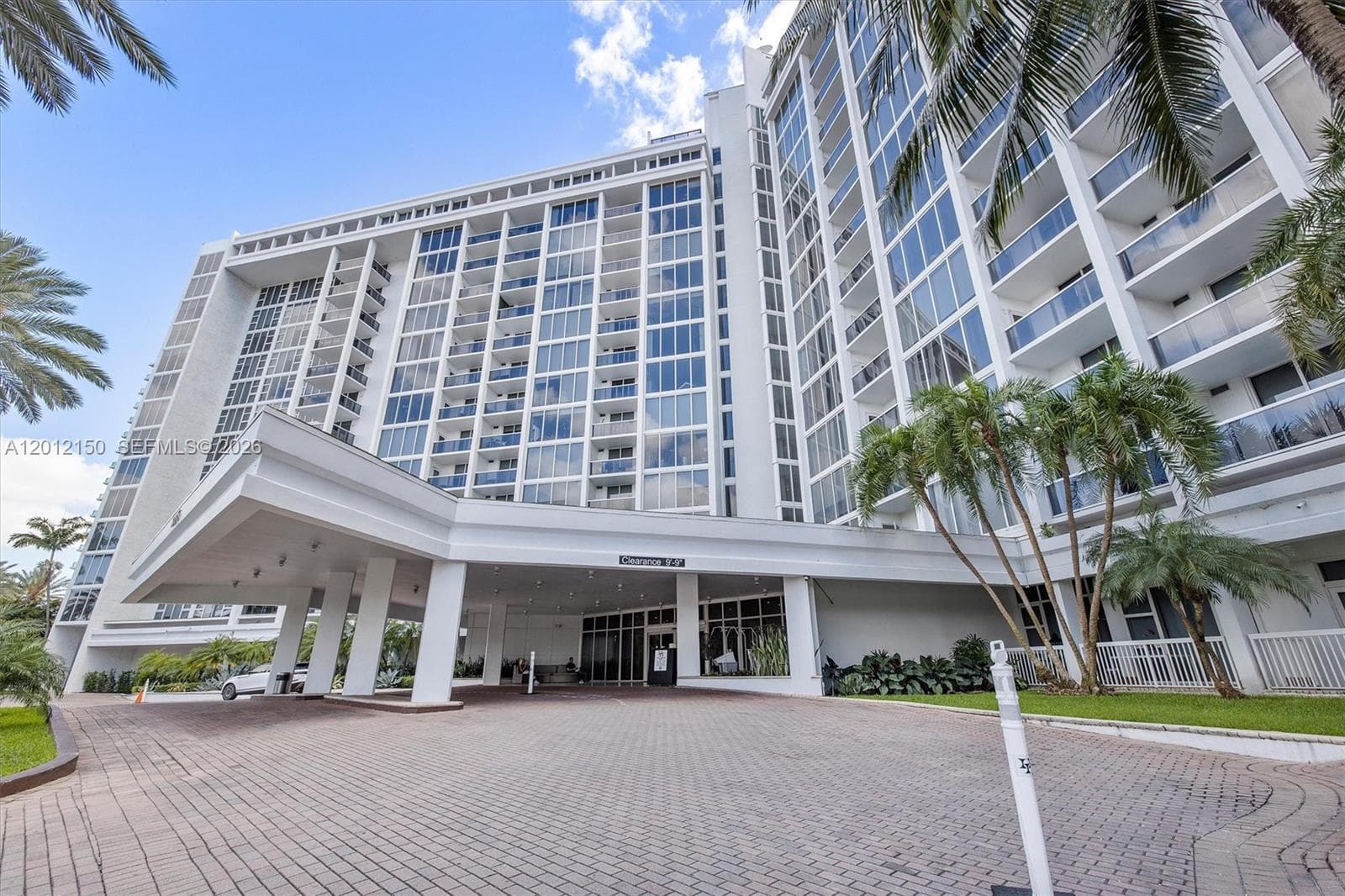 10275 Collins Ave 1530 photo 2