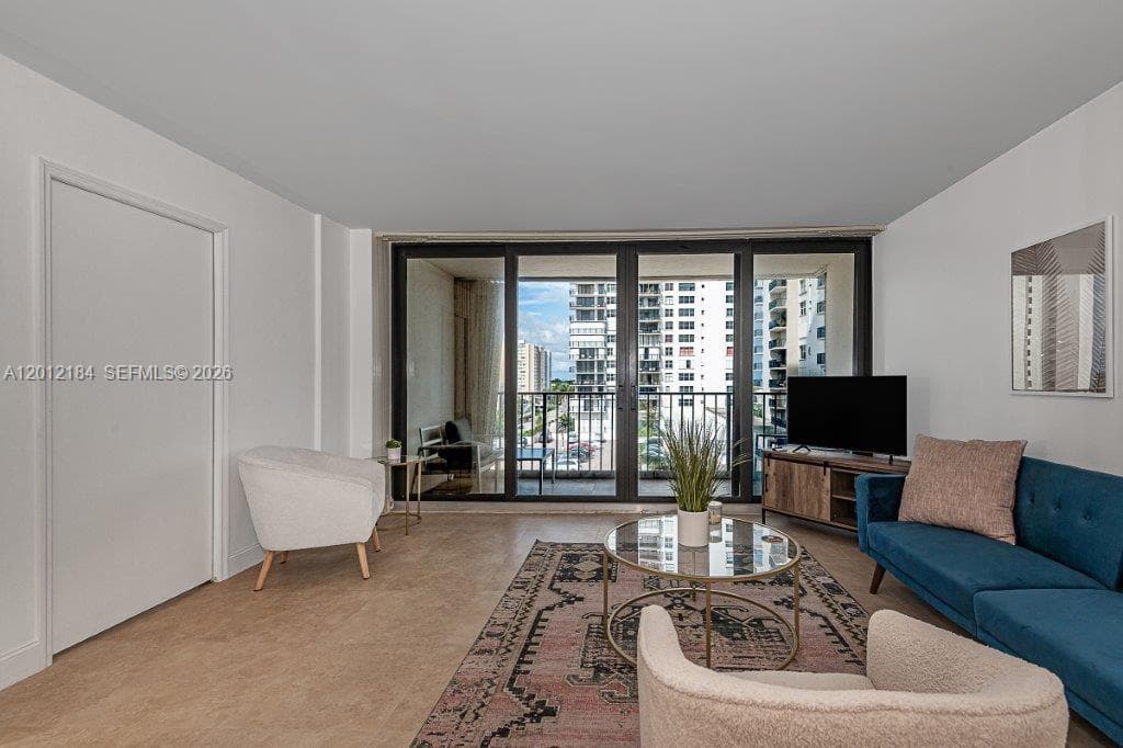 2401 S Ocean Dr 604 photo 5