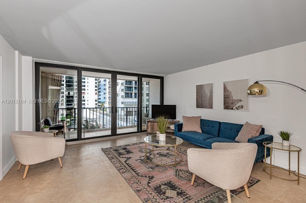 2401 S Ocean Dr 604 photo 4