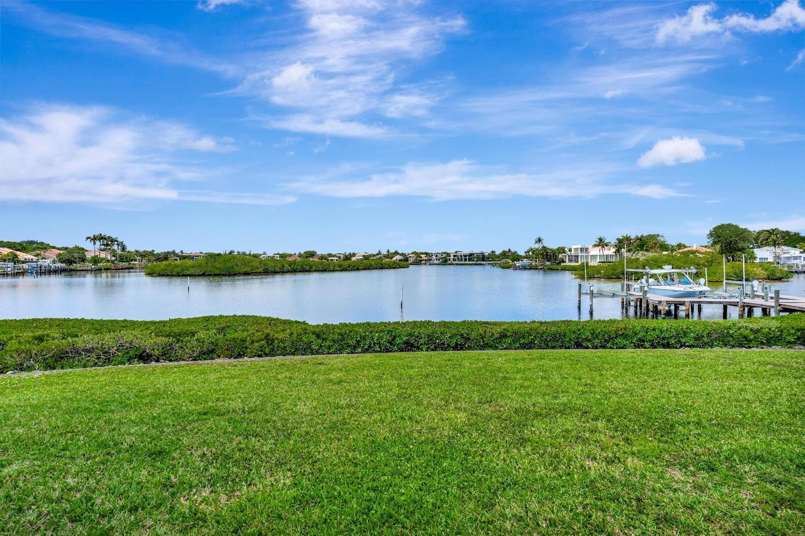 2704 Captains Way photo 2
