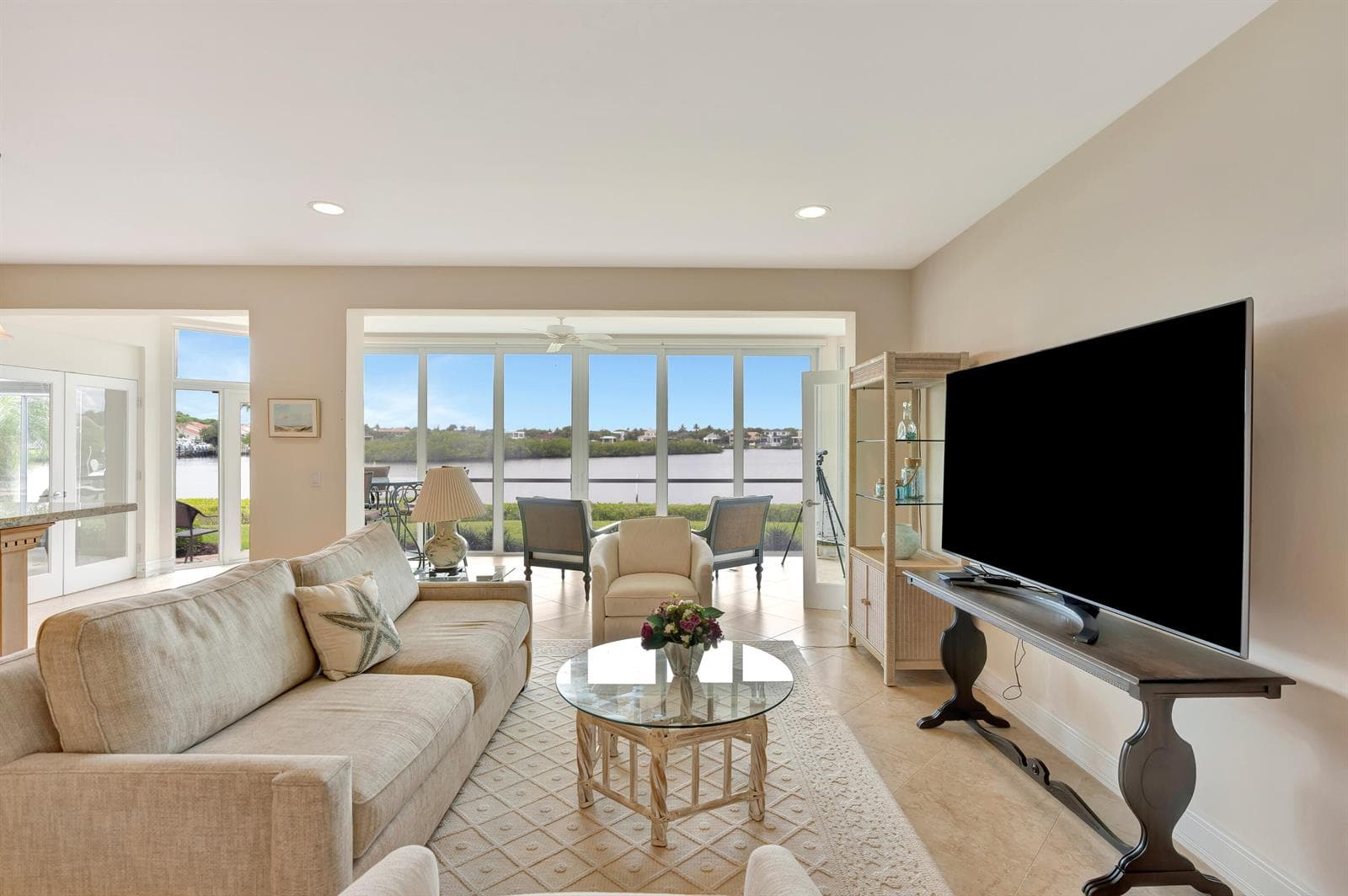 2704 Captains Way photo 4