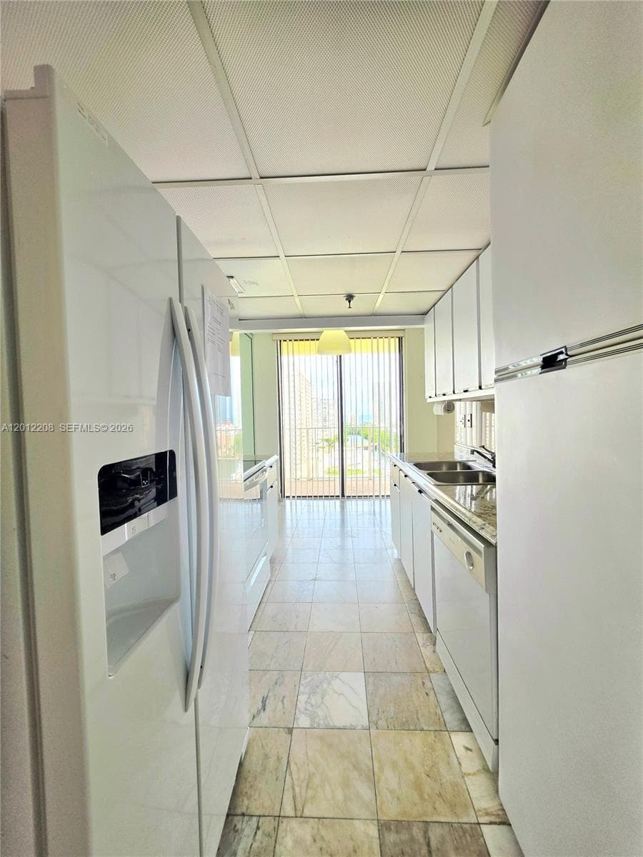 290 174th St 1517 photo 12