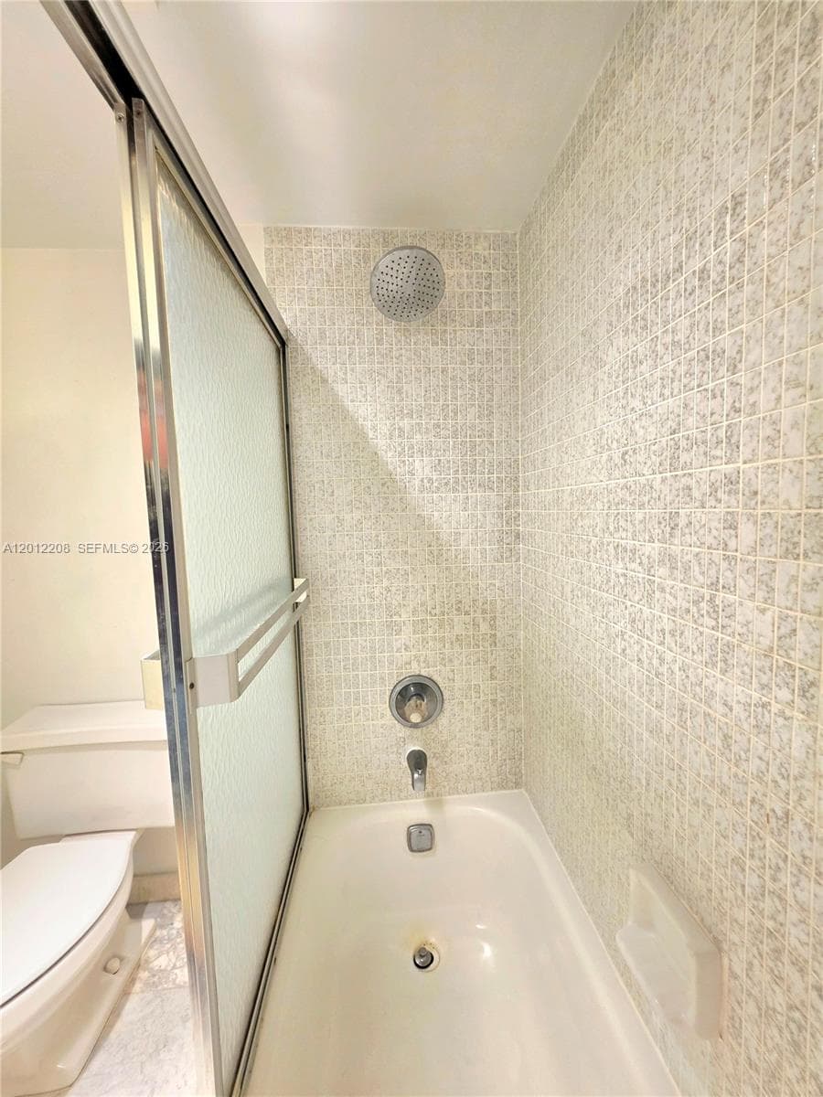290 174th St 1517 photo 21