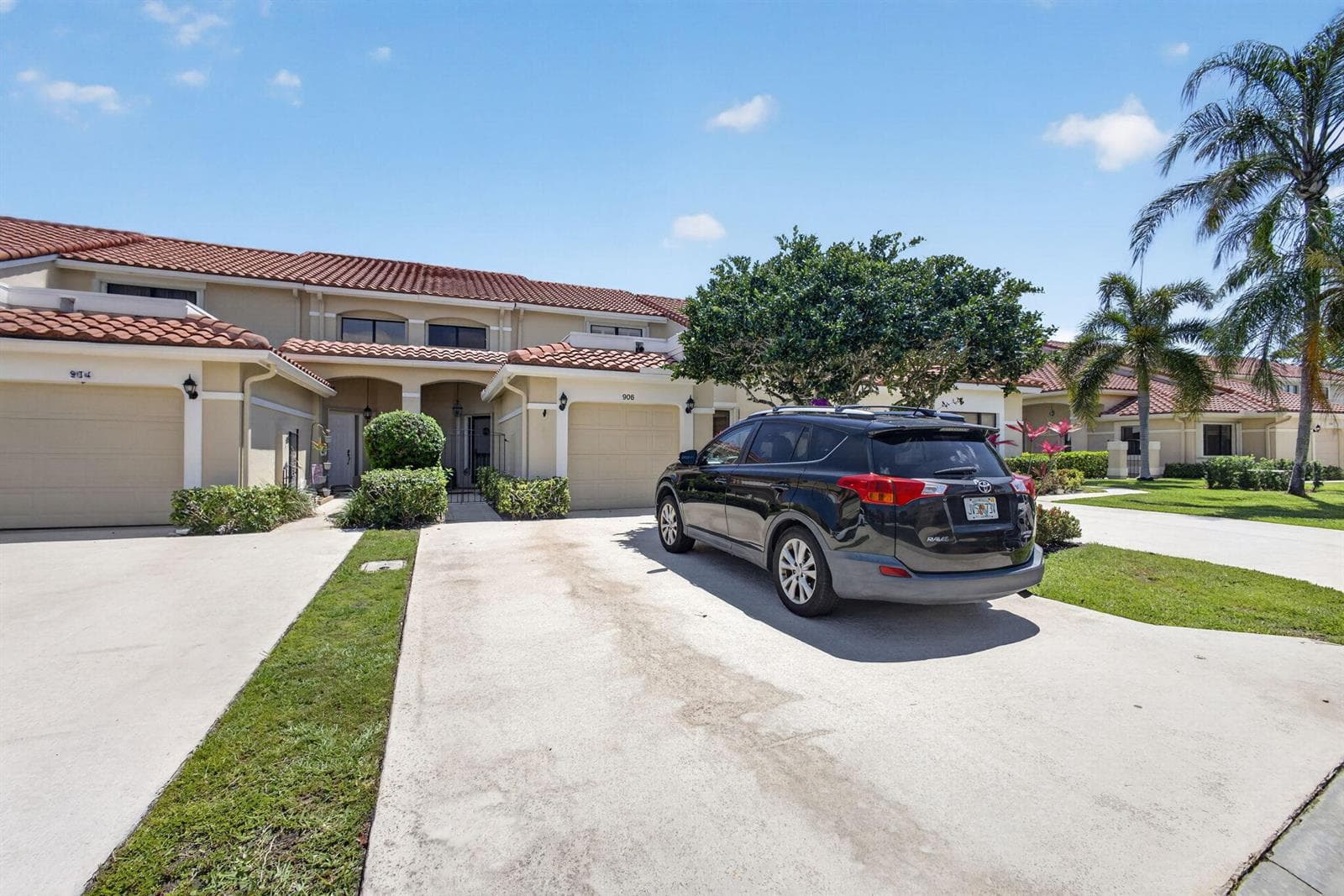 906 Windermere Way photo 4