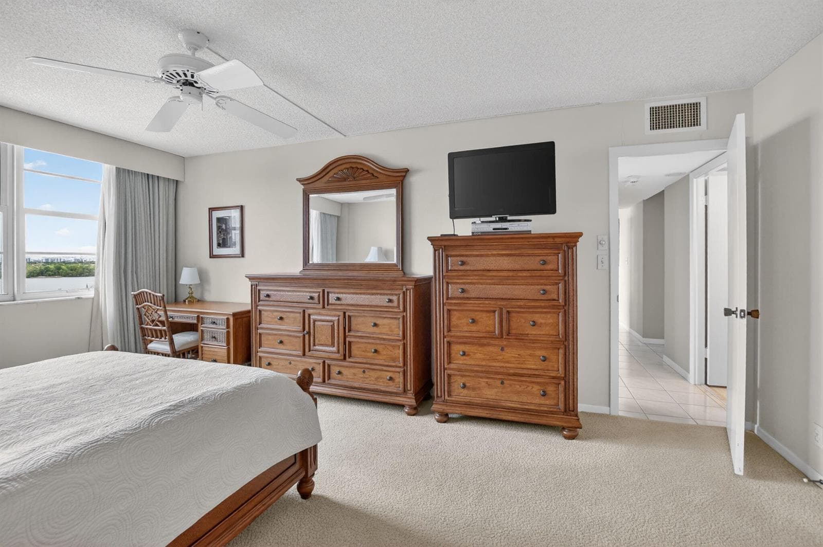 2121 N Ocean Boulevard 705w photo 22