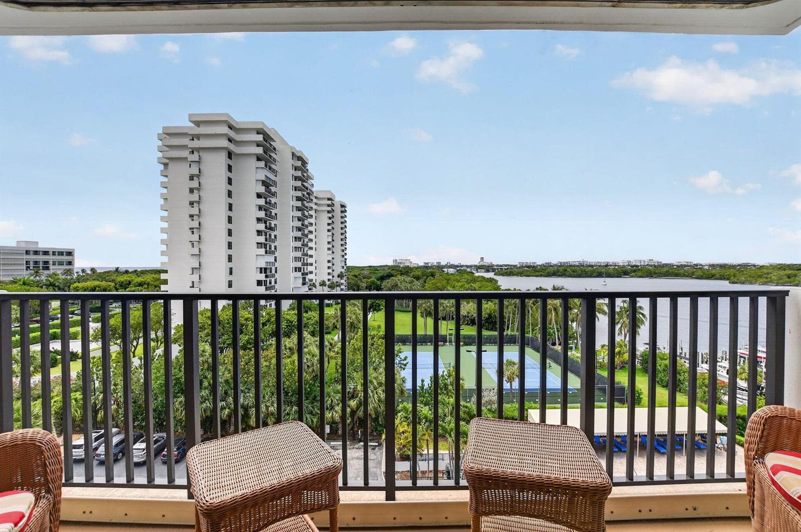 2121 N Ocean Boulevard 705w photo 3