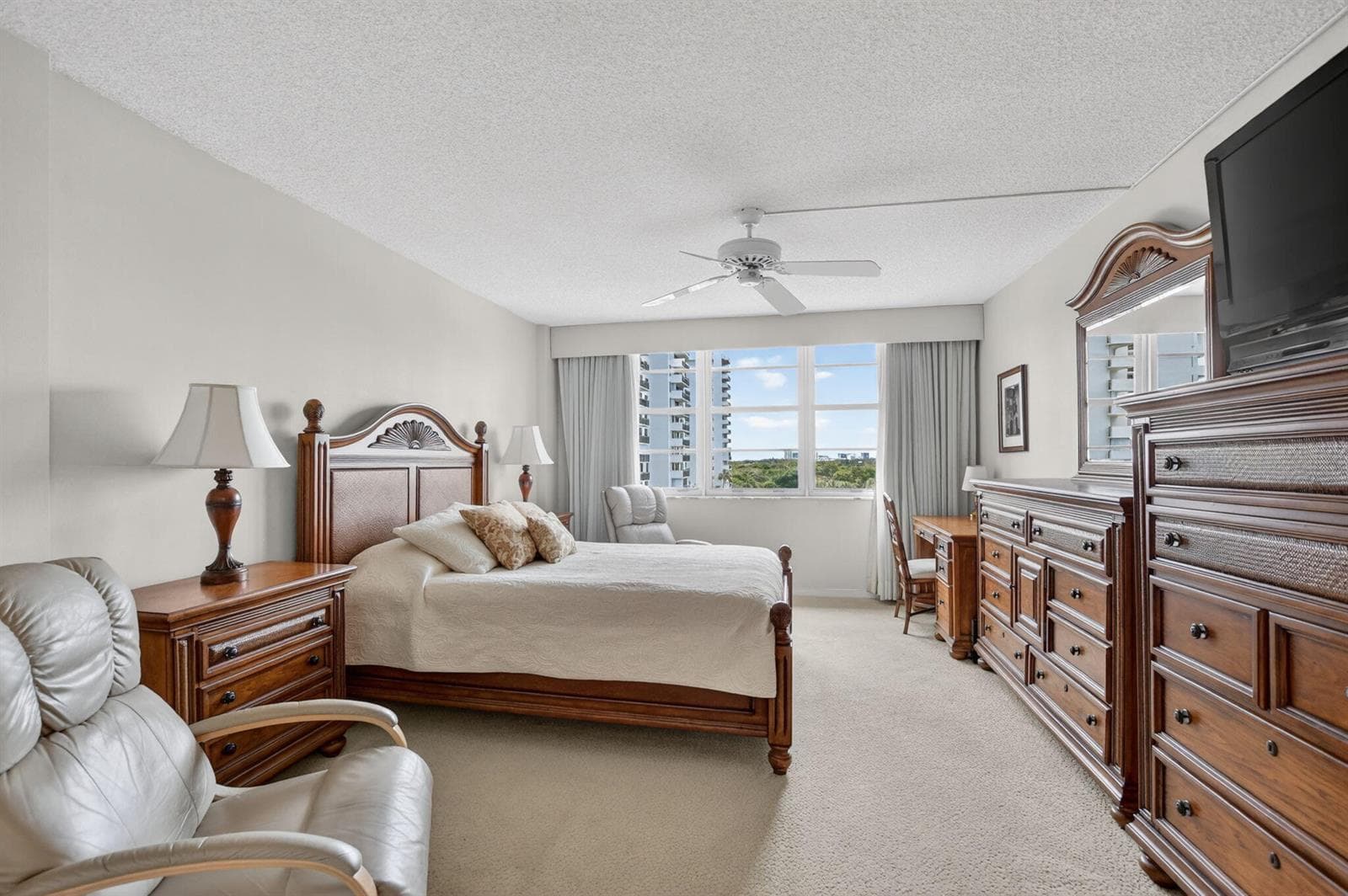 2121 N Ocean Boulevard 705w photo 20