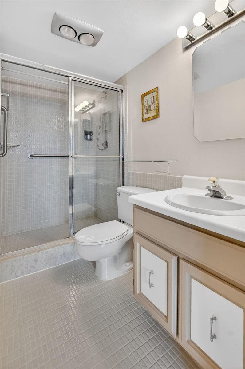 2121 N Ocean Boulevard 705w photo 19