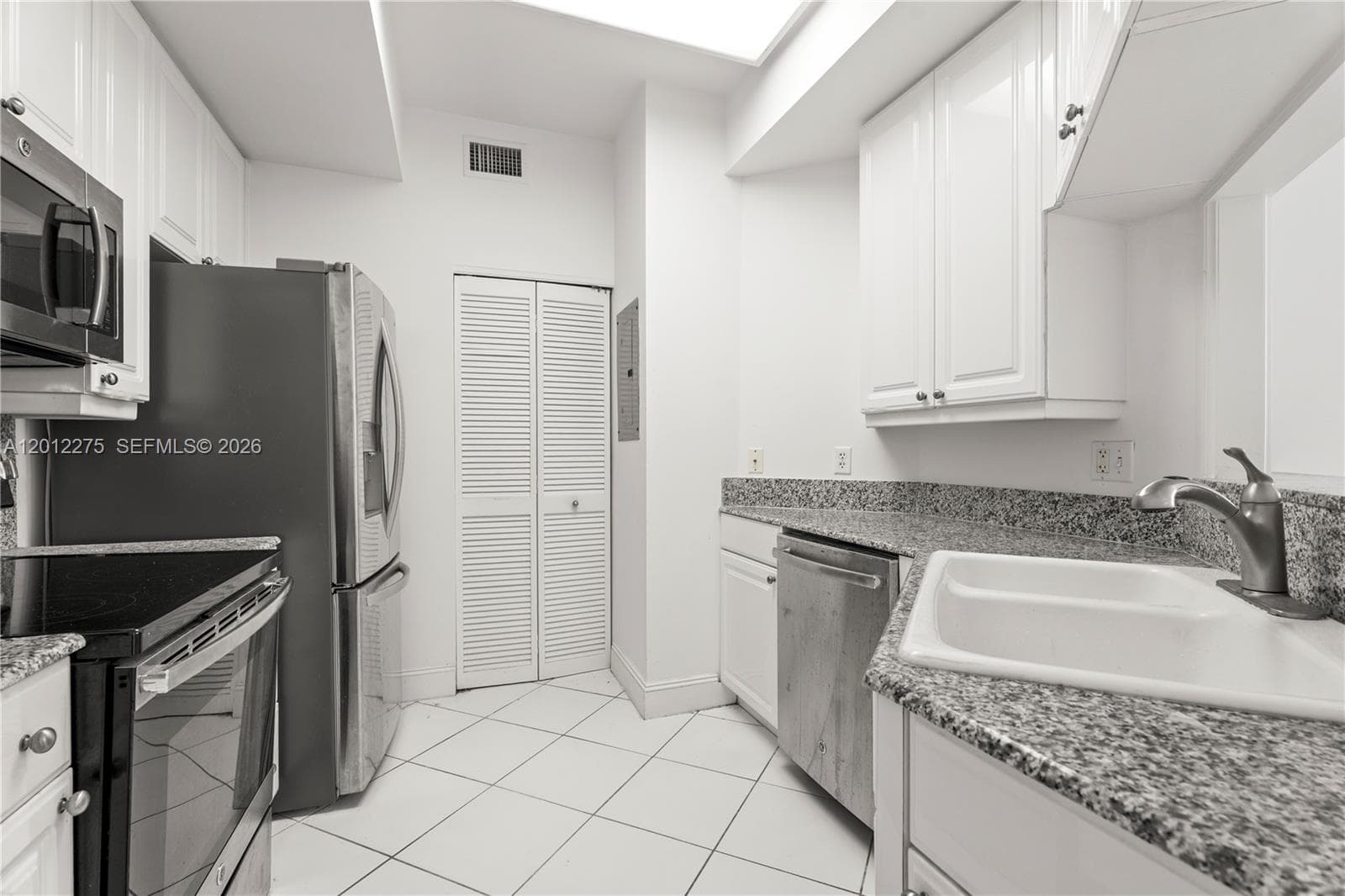 888 Brickell Key Dr 1702 photo 7