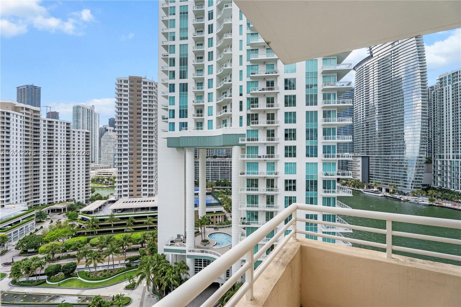 888 Brickell Key Dr 1702 photo 4