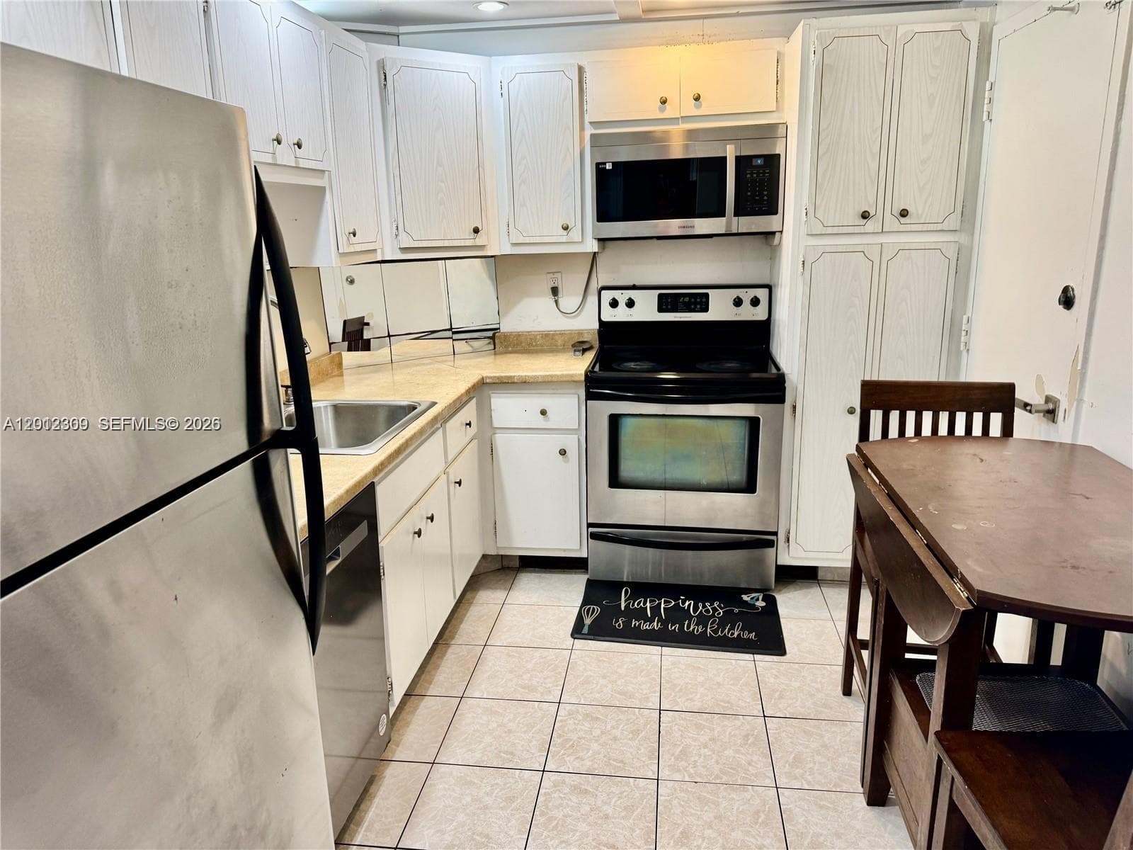 300 Bayview Dr 1903 photo 6