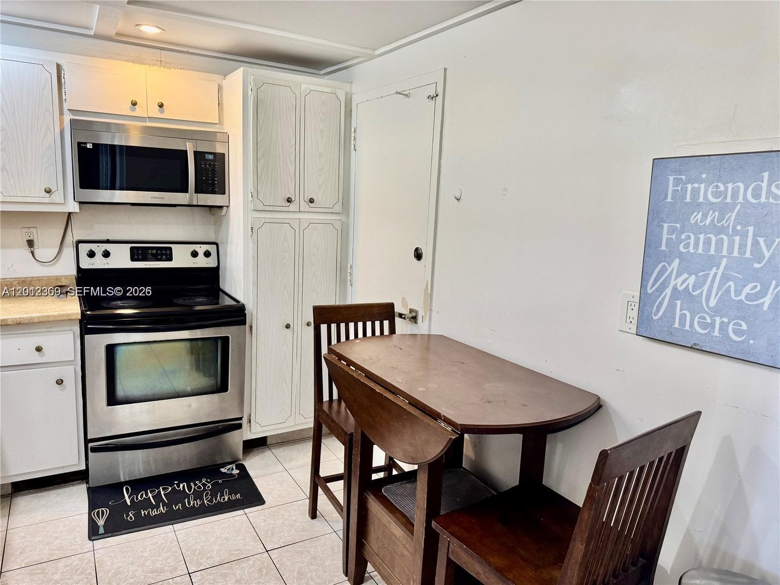300 Bayview Dr 1903 photo 5