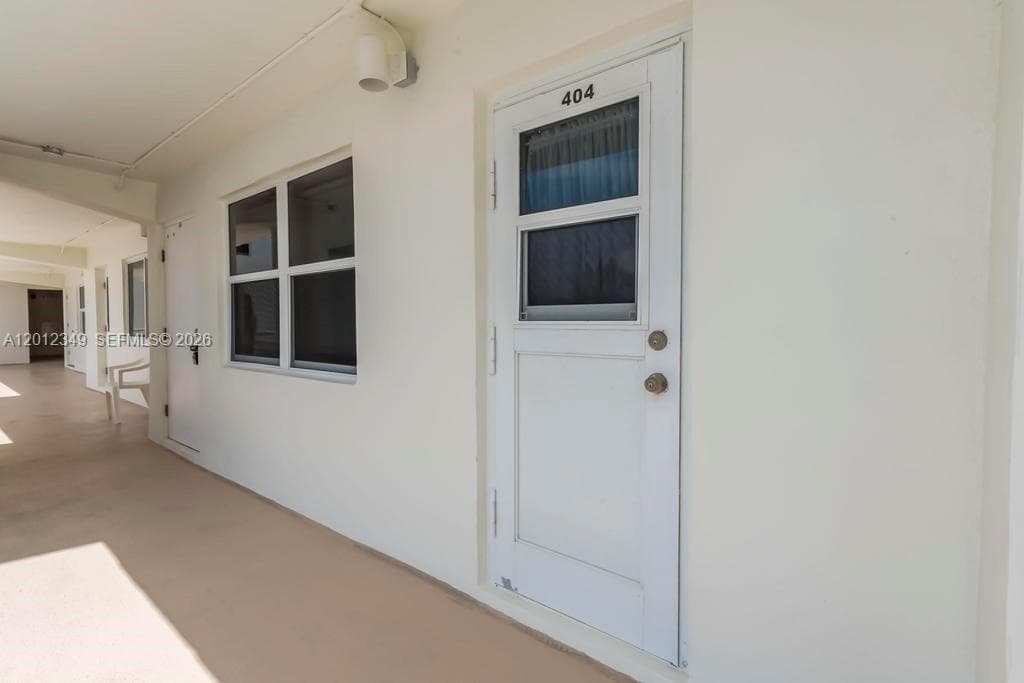 901 Surf Rd 404 photo 17