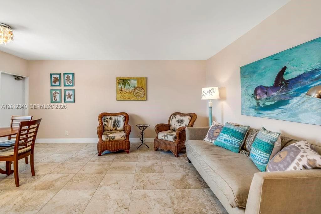901 Surf Rd 404 photo 12