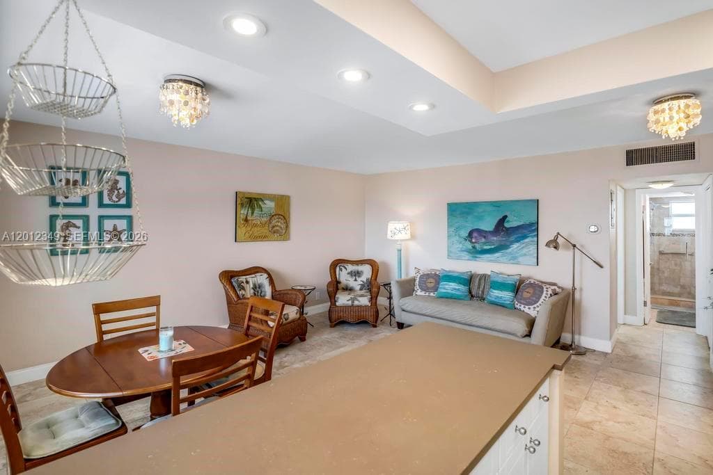 901 Surf Rd 404 photo 9