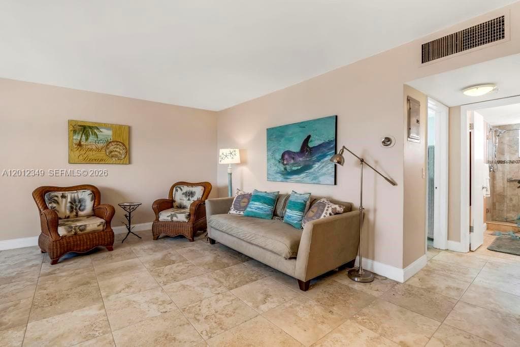 901 Surf Rd 404 photo 11