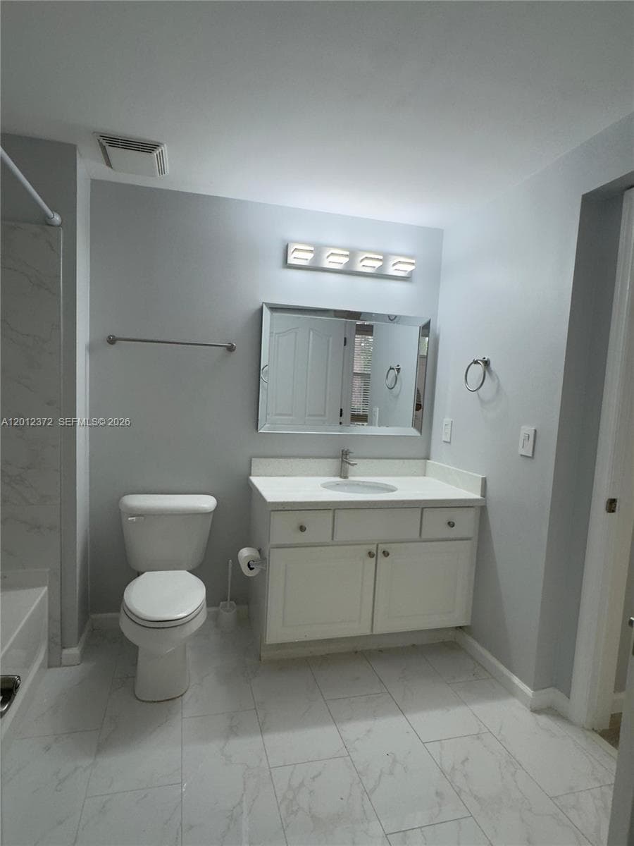 2042 Alta Meadows Ln 1712 photo 7