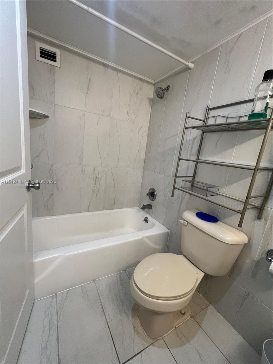 1801 Ocean Dr 535 photo 14