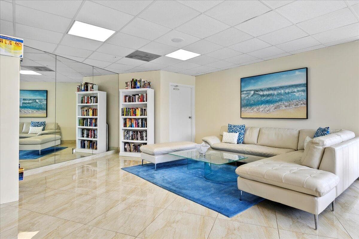 5420 N Ocean Drive 1705 photo 6