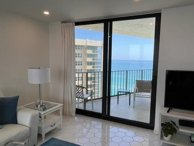 5420 N Ocean Drive 1705 photo 13