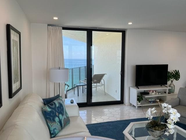 5420 N Ocean Drive 1705 photo 12
