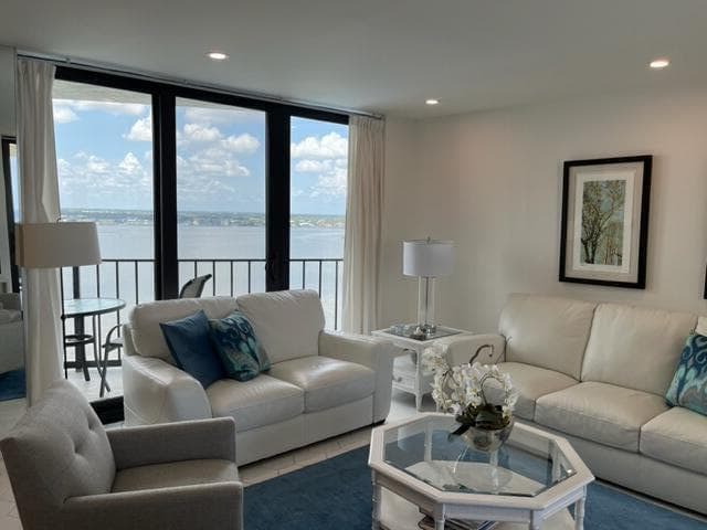 5420 N Ocean Drive 1705 photo 9