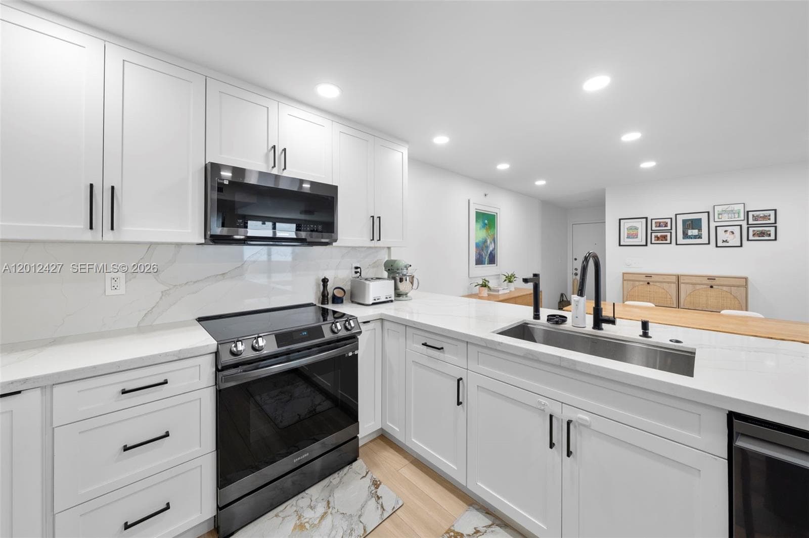 1621 Collins Ave PH1002 photo 6