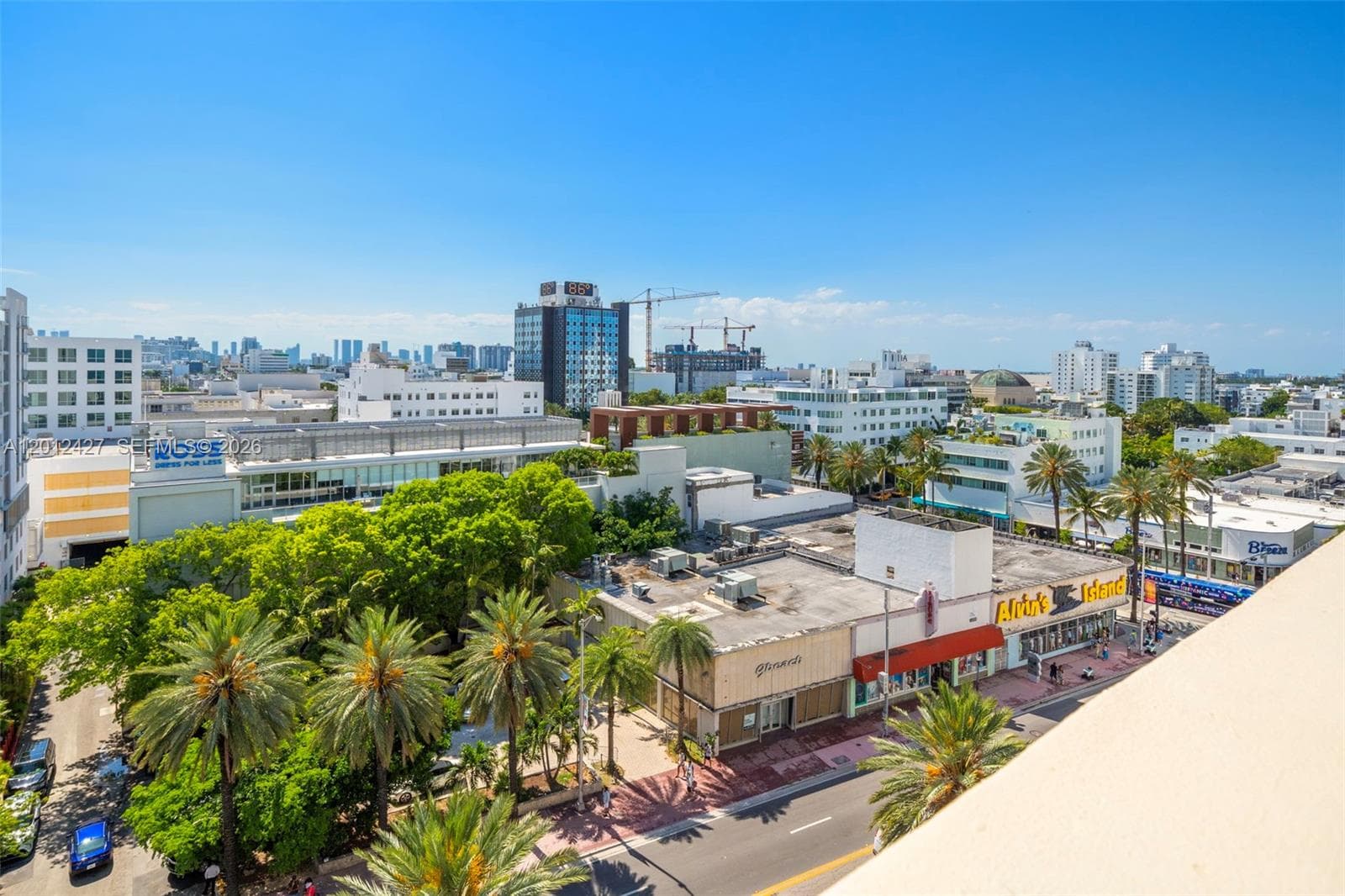 1621 Collins Ave PH1002 photo 22