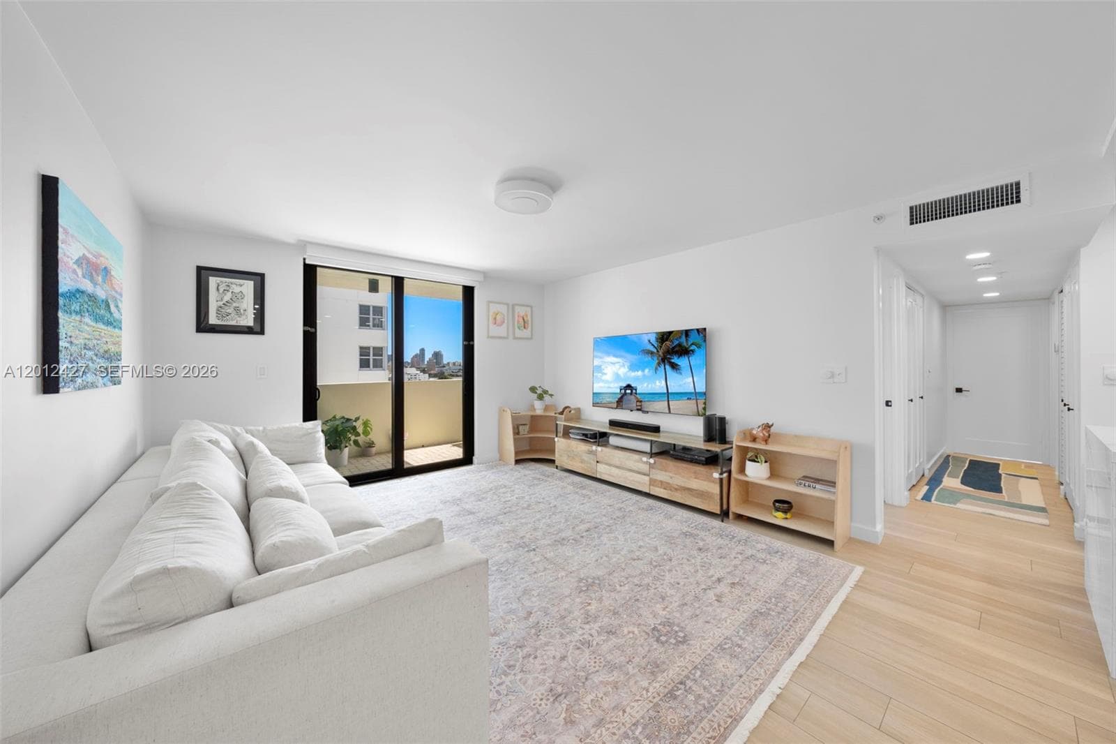 1621 Collins Ave PH1002 photo 3