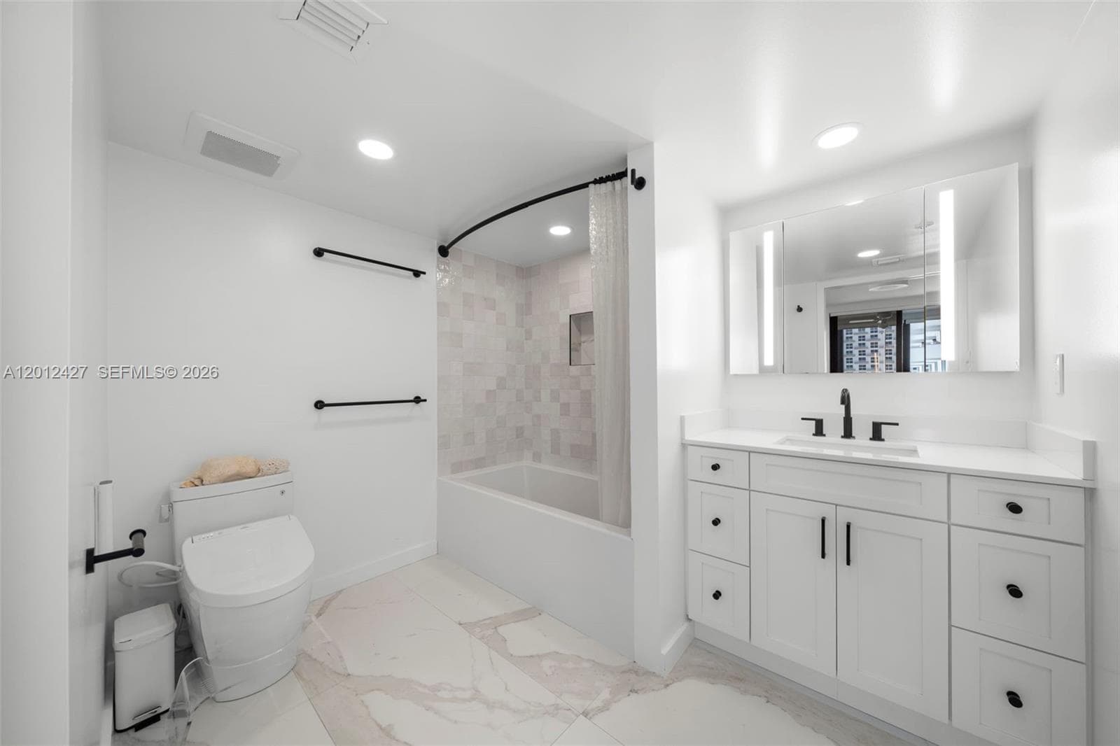 1621 Collins Ave PH1002 photo 9