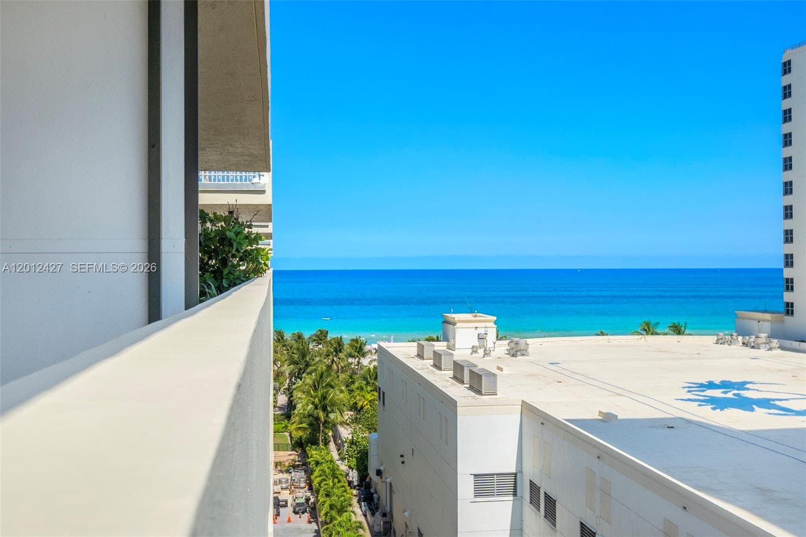 1621 Collins Ave PH1002 photo 18
