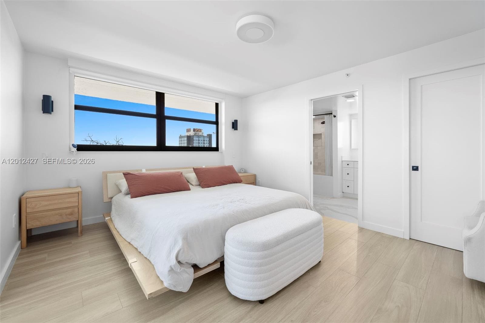 1621 Collins Ave PH1002 photo 8
