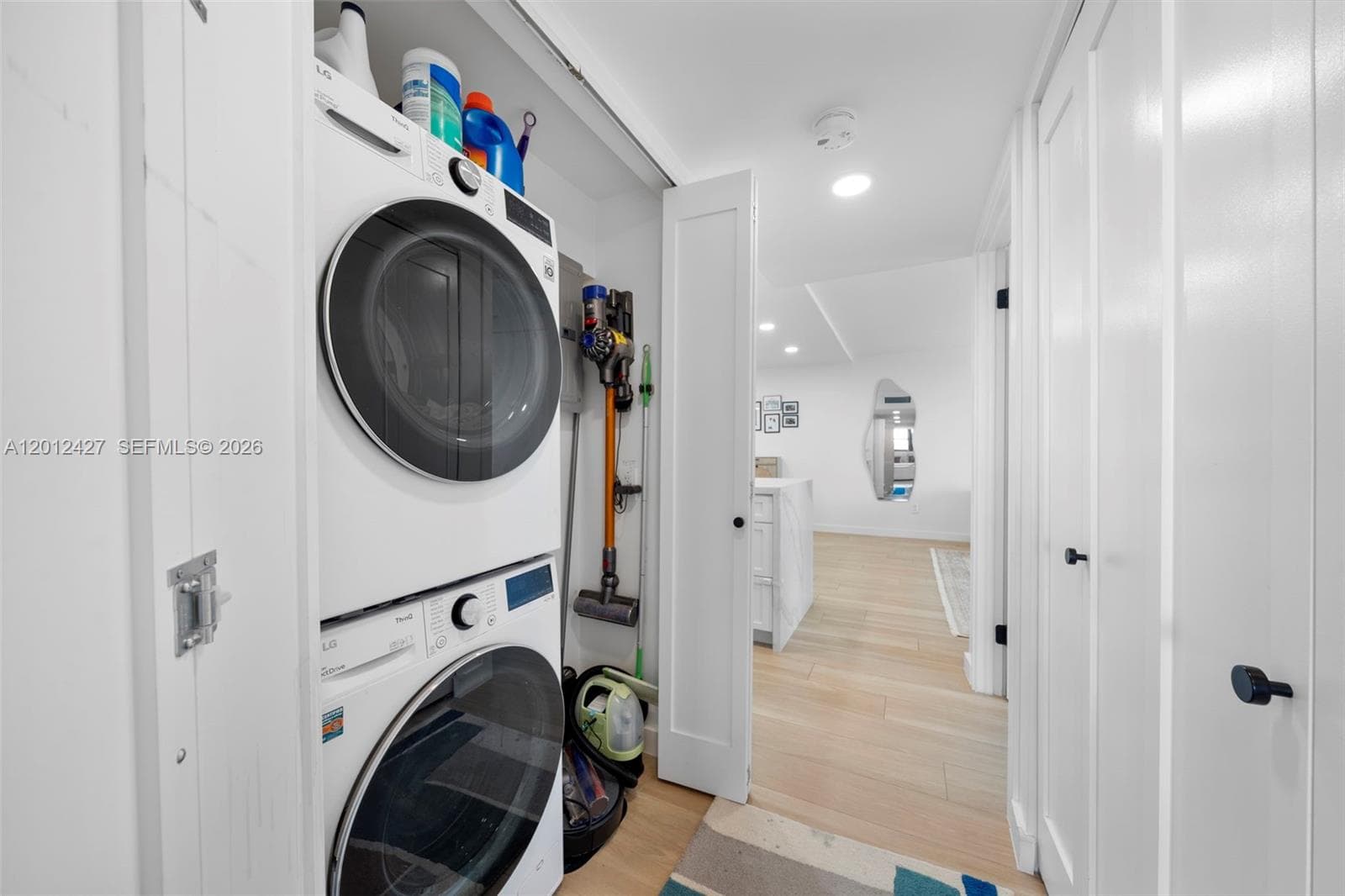 1621 Collins Ave PH1002 photo 25
