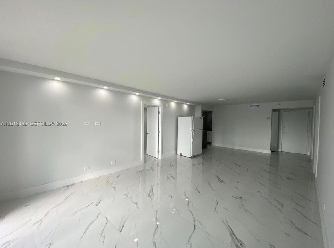 6039 Collins Ave 1033 photo 6