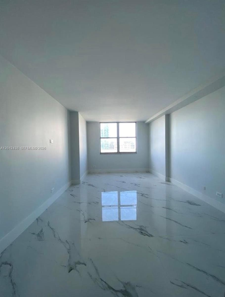6039 Collins Ave 1033 photo 12