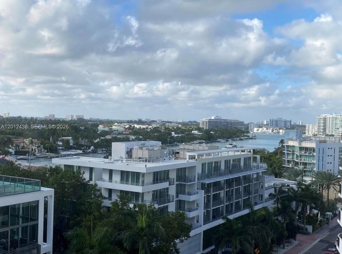 6039 Collins Ave 1033 photo 22