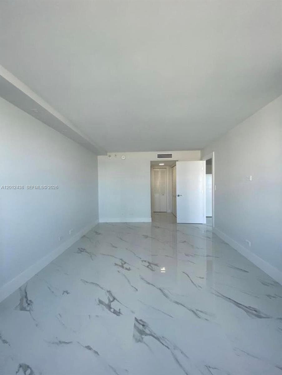 6039 Collins Ave 1033 photo 10