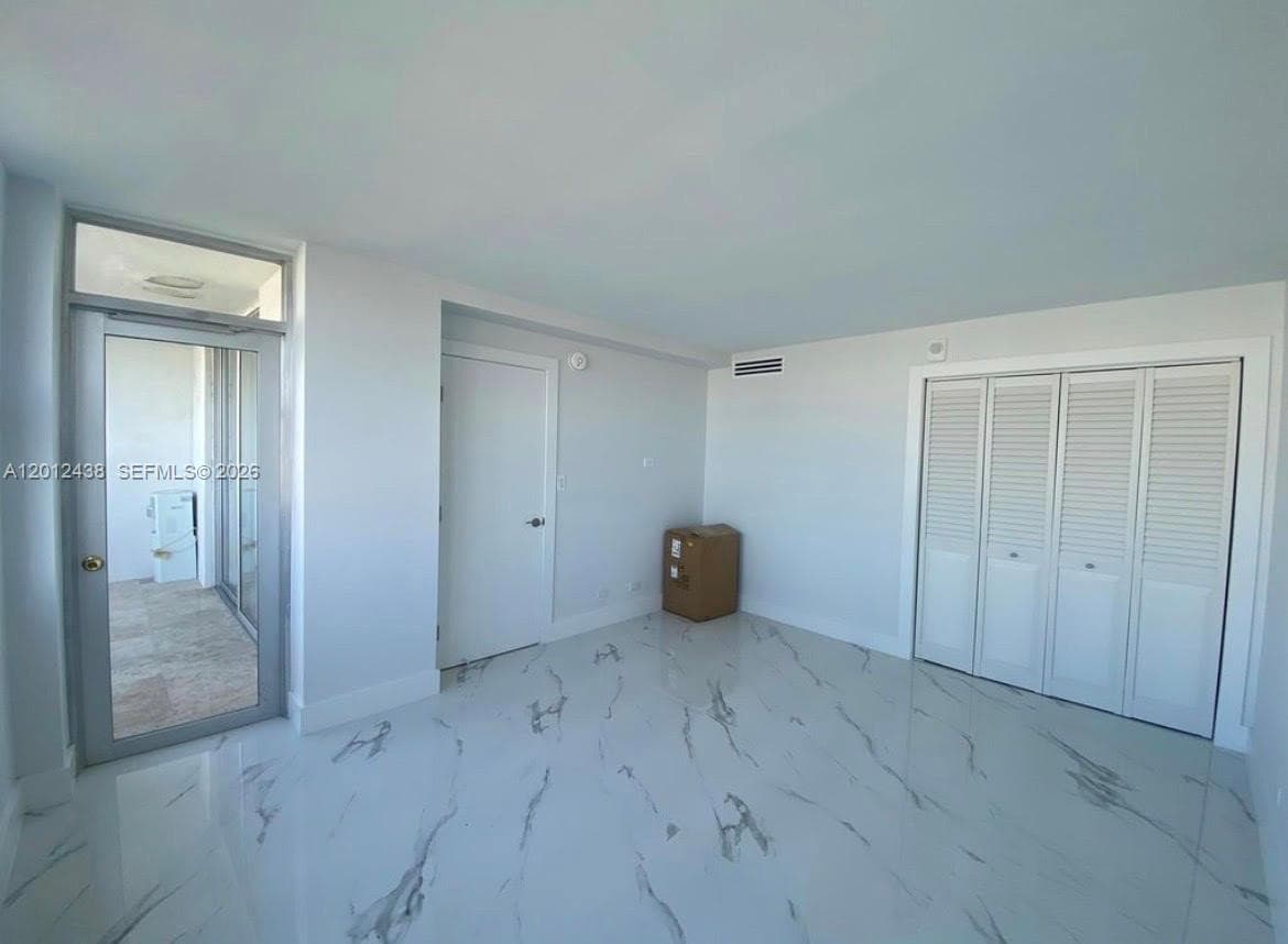 6039 Collins Ave 1033 photo 15