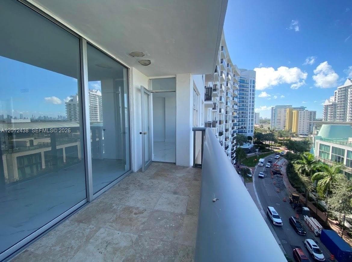 6039 Collins Ave 1033 photo 25