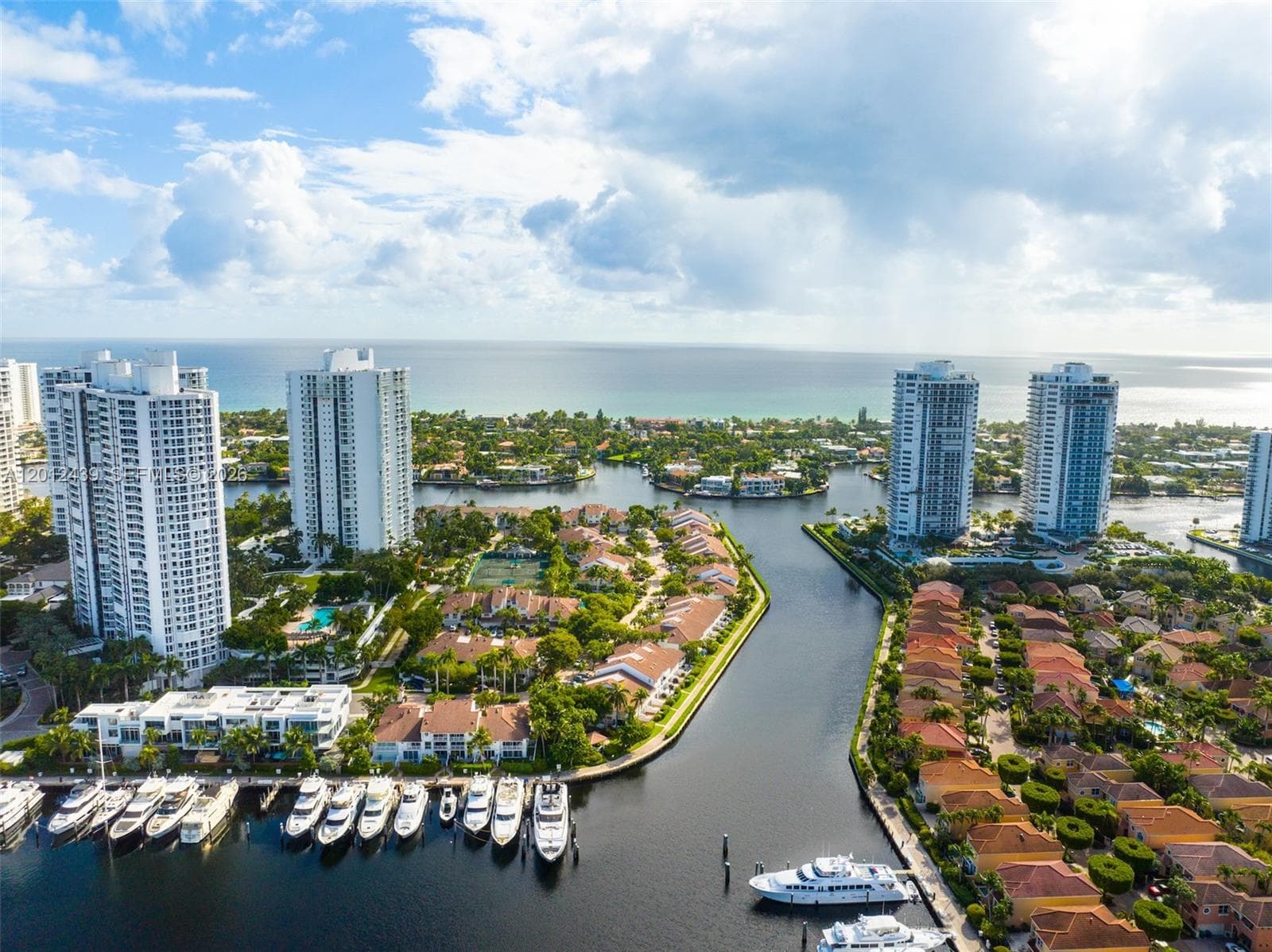 21055 Yacht Club Dr 605 photo 4