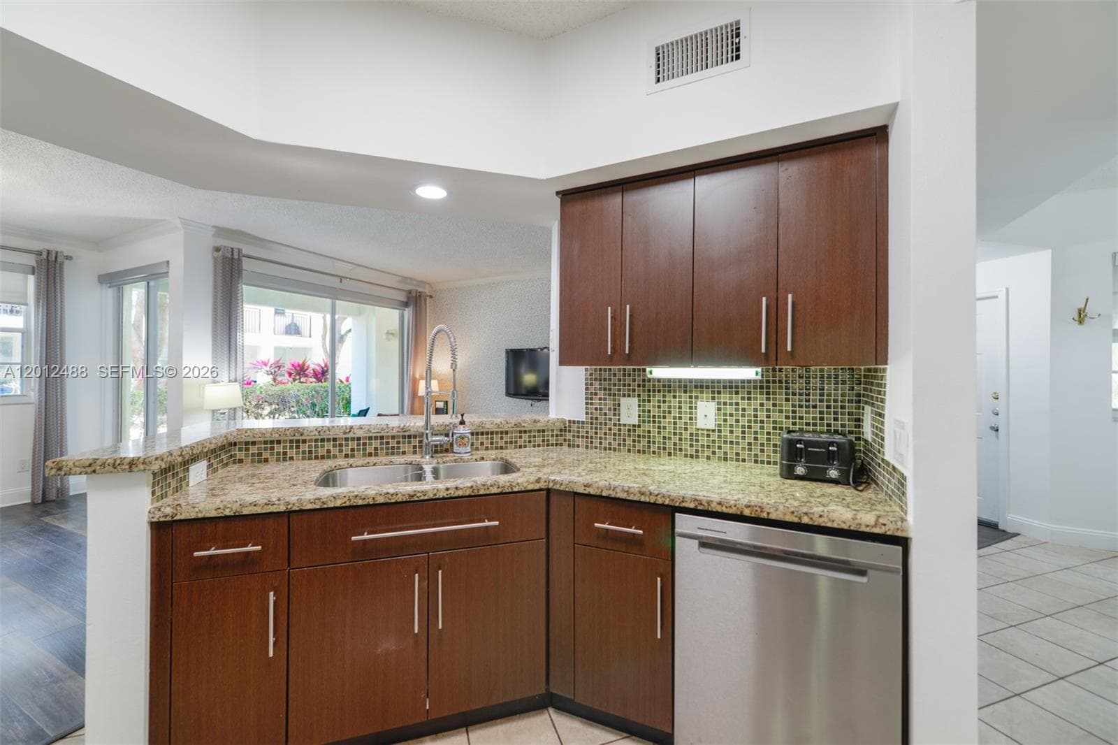 3245 184 St 13101 photo 12