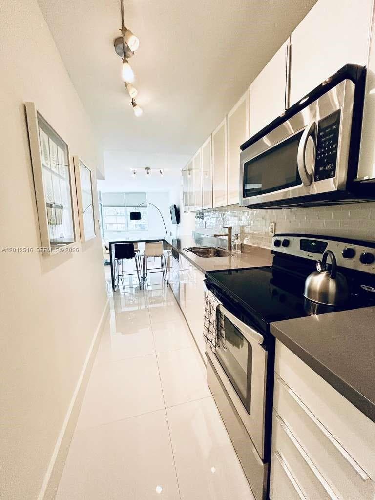 100 Lincoln Rd 526 photo 4