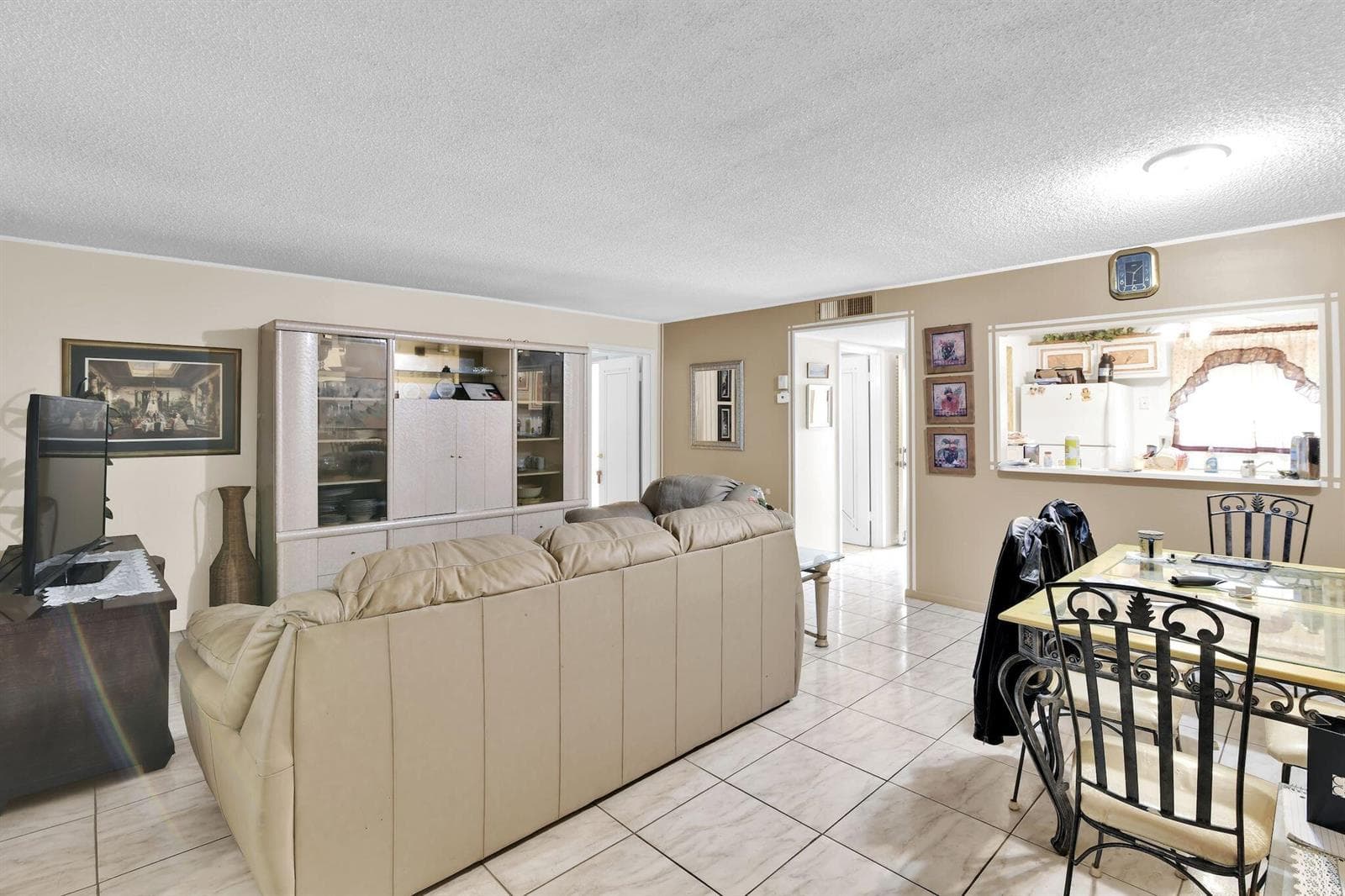 711 Lori Drive 204 photo 6