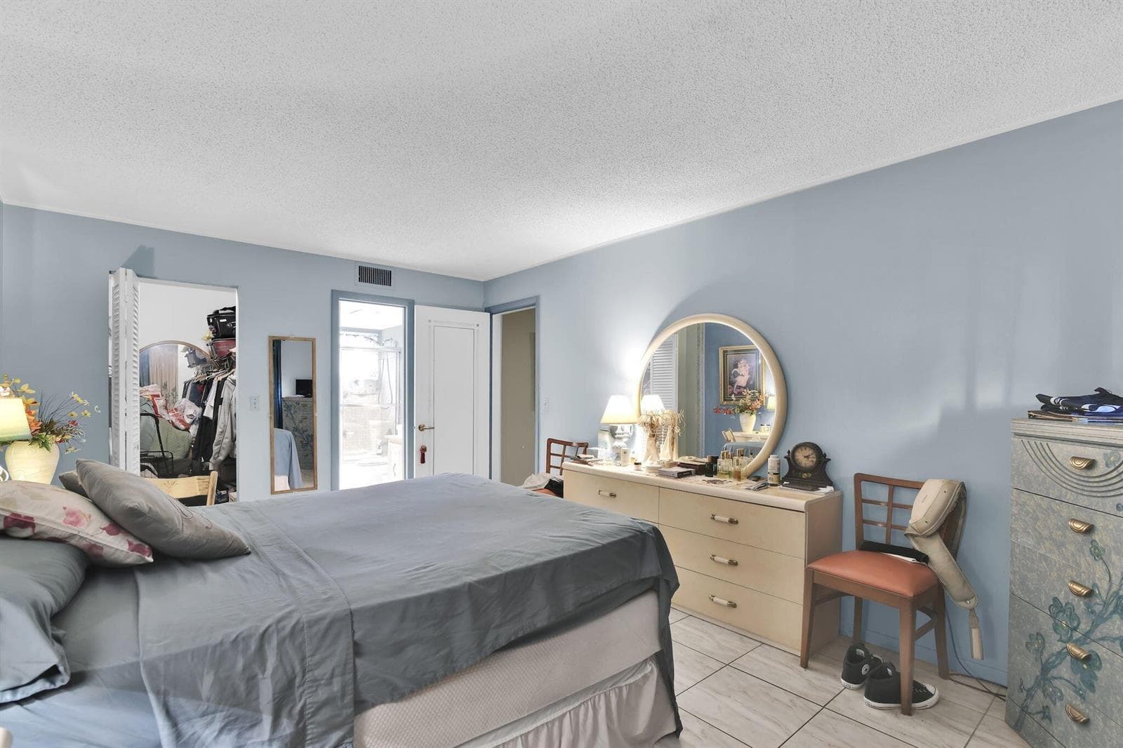 711 Lori Drive 204 photo 12