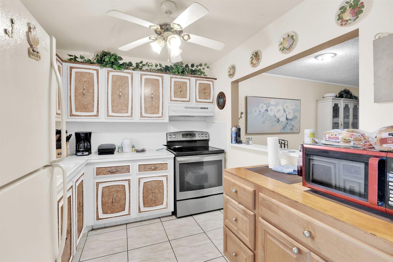711 Lori Drive 204 photo 3