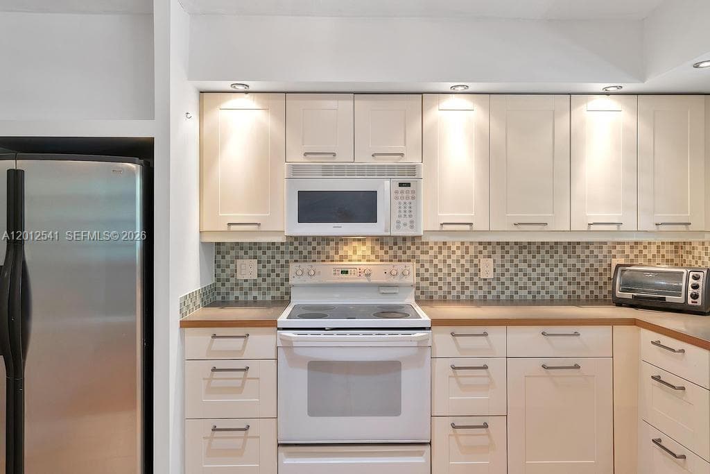 645 77th St 19 photo 11