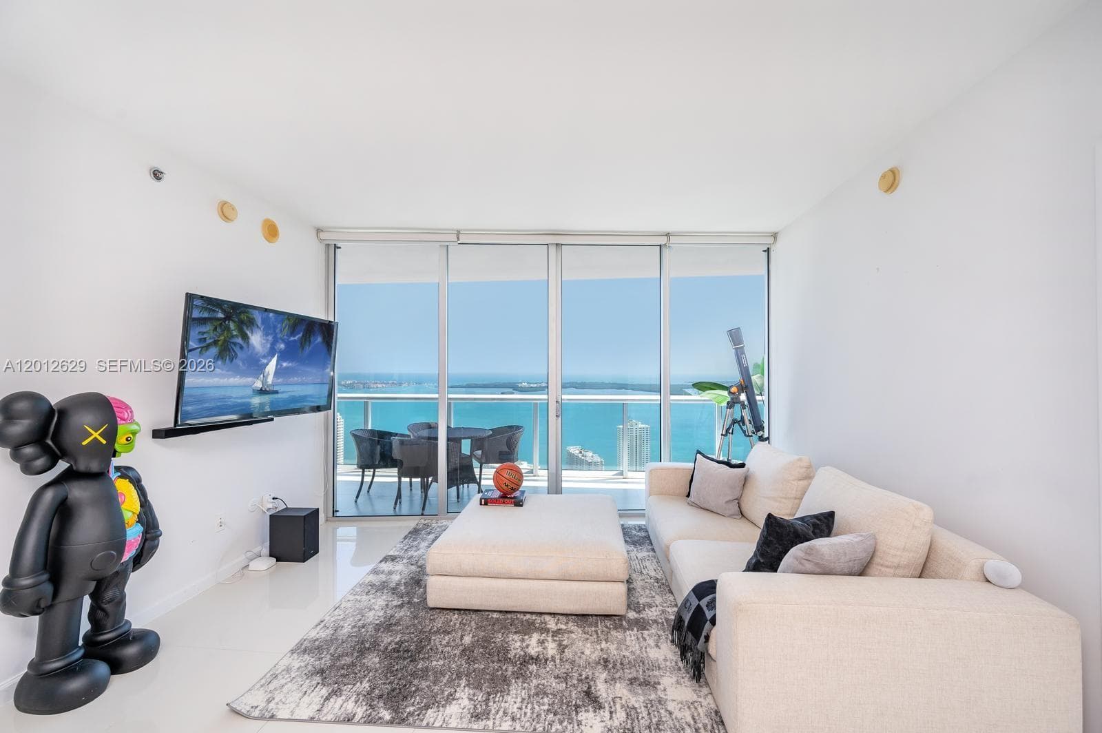 465 Brickell Ave 5305 photo 1